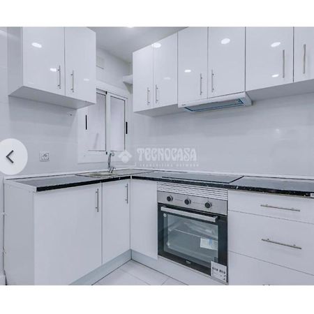 Queen Apartments Santa Coloma de Gramenet Bagian luar foto