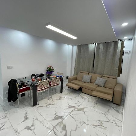 Queen Apartments Santa Coloma de Gramenet Bagian luar foto