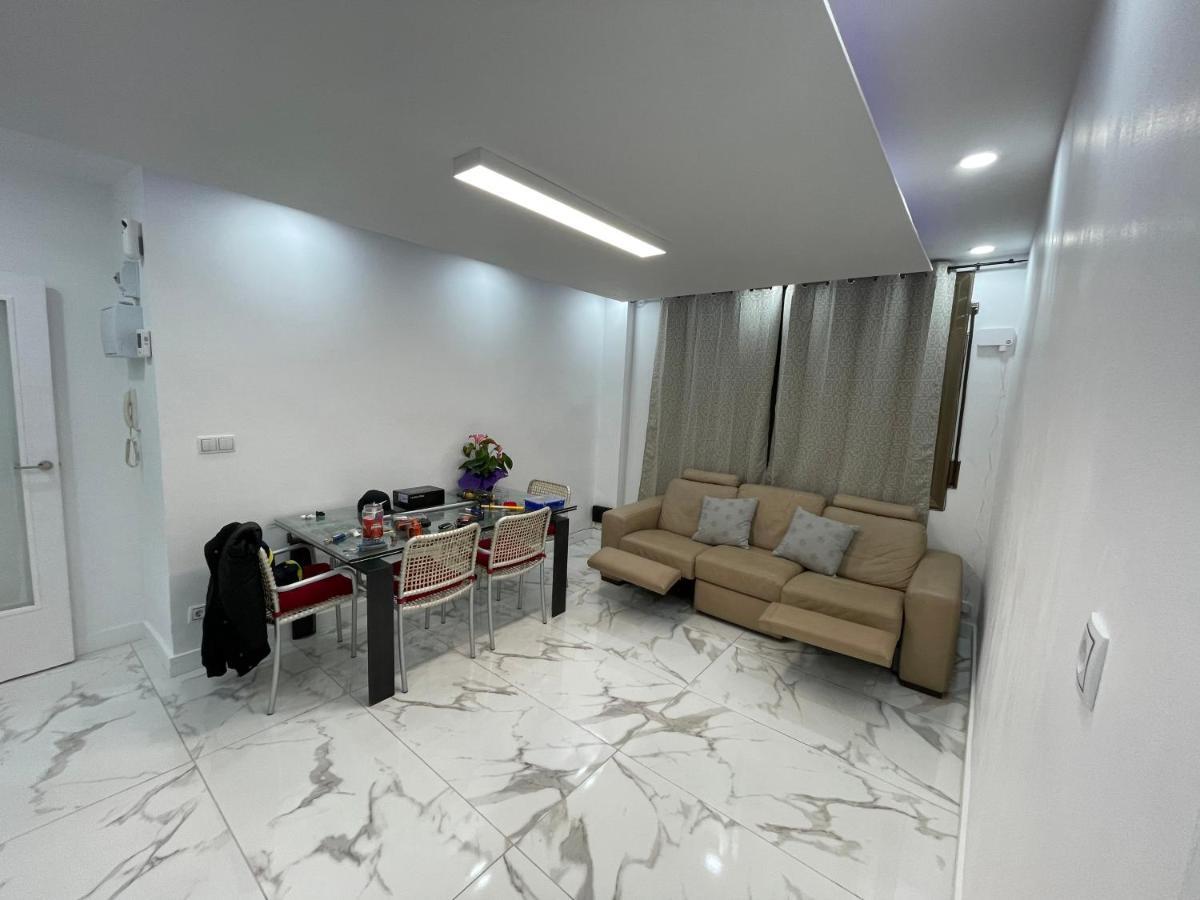 Queen Apartments Santa Coloma de Gramenet Bagian luar foto